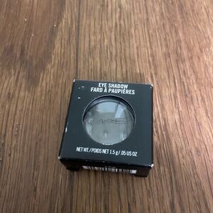 MAC Print Satin Eye Shadow full size